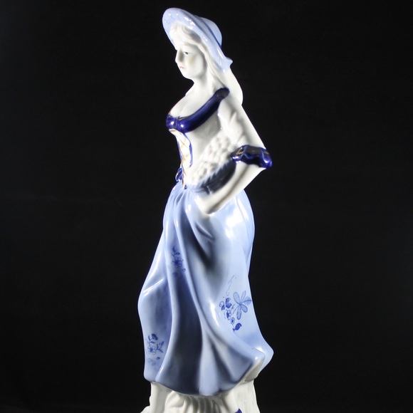 Vintage Woman Porcelain Figurine - Picture 2 of 3